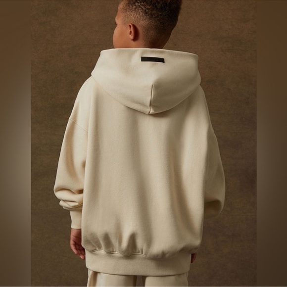 NEW ESSENTIALS FEAR OF GOD KIDS HOODIE SWEATSHIRT | 6/7 SMALL | EGGSHELL CREAM - Picture 4 of 16